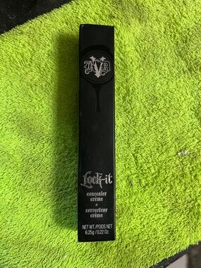 Kat Von D Lock-It Concealer Crème - Black Packaging